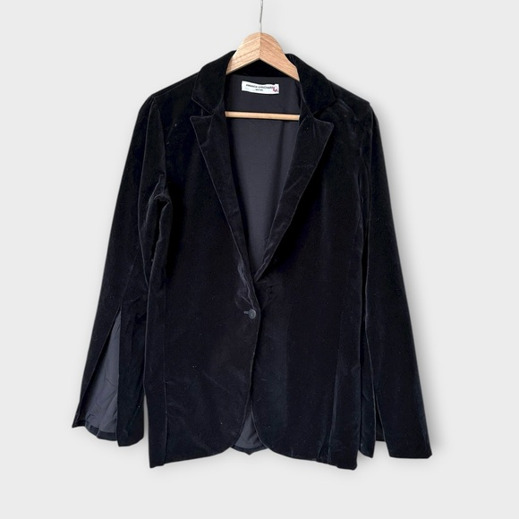 Amanda Uprichard x Revolve Velvet Split Sleeve Single Button Blazer in Navy